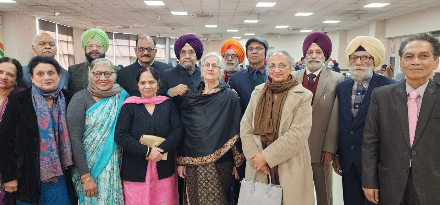 Government should stop pushing pensioners: Sharma